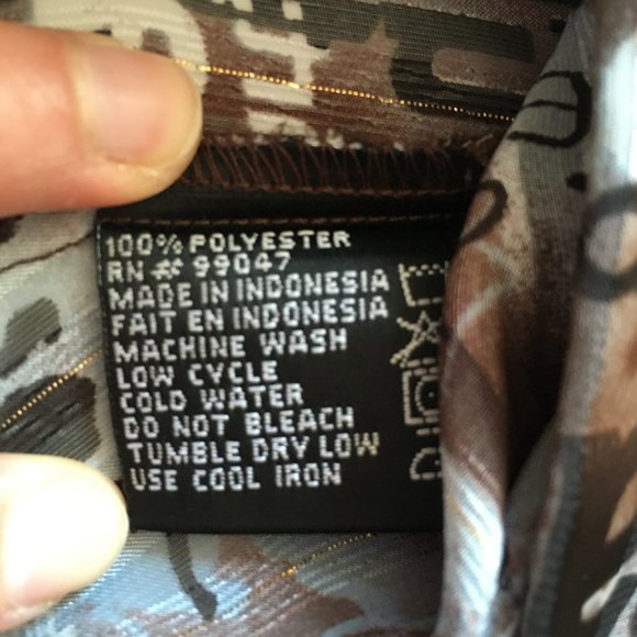 *3/$25* Piano Brown & Blue Blouse - Picture 6 of 8